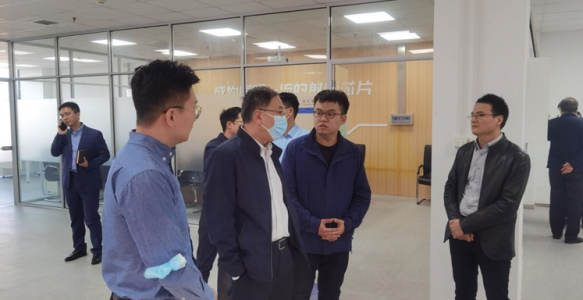市科技局党委委员、副局长夏正淮调研91论坛
